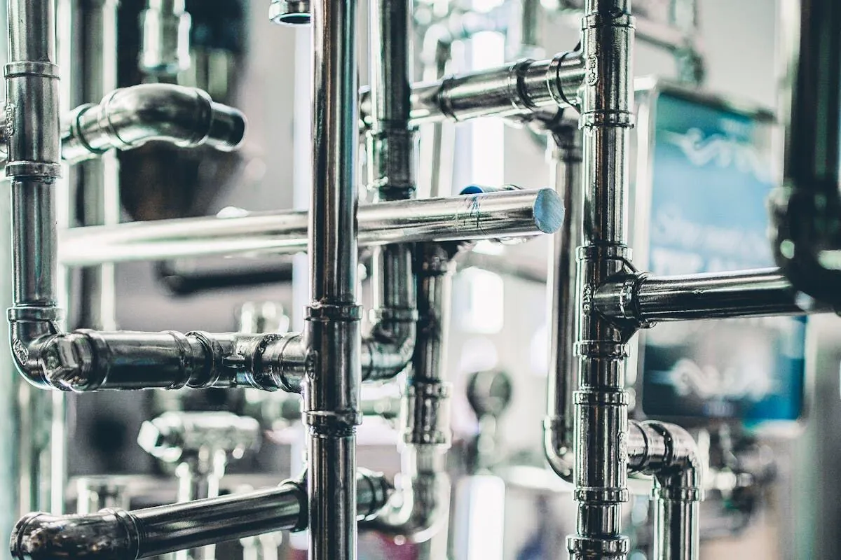 Agua de Alimentación para Calderas: Por Qué la Suavización es Indispensable