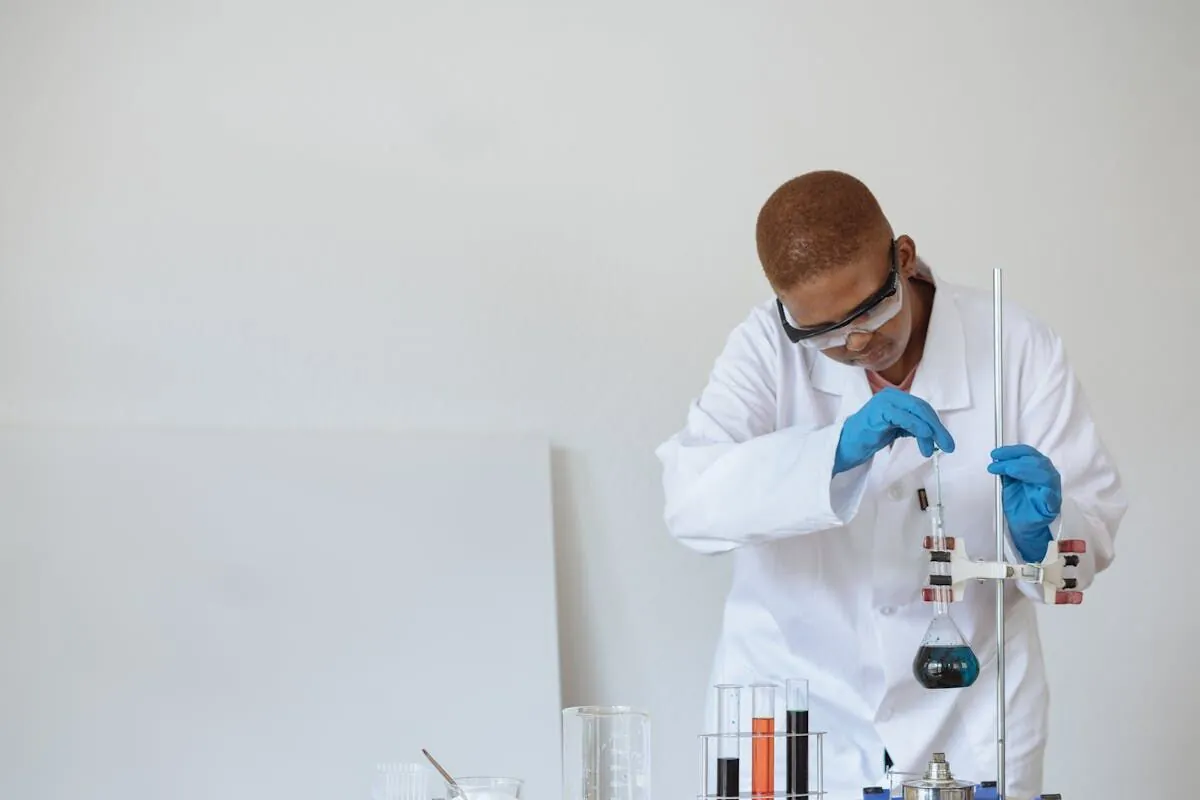 Cómo Calcular la Dosificación de Productos Químicos para Tratamiento de Agua